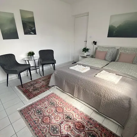 ゲストハウス Lillybeth Lakeside