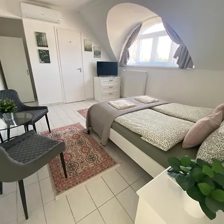 Lillybeth Lakeside Vendégház Keszthely