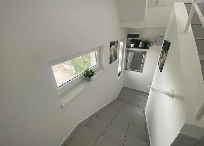 게스트하우스 Lillybeth Lakeside 3*