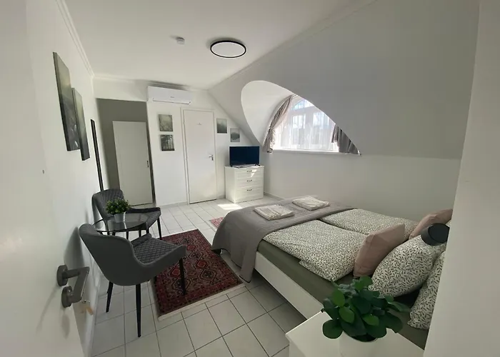 Lillybeth Lakeside 게스트하우스 3*